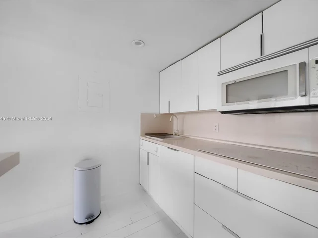 7601 E Treasure Dr # 2016, North Bay Village FL 33141