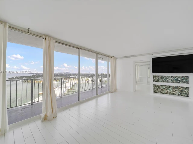 7601 E Treasure Dr # 2016, North Bay Village FL 33141