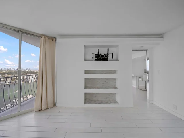 7601 E Treasure Dr # 2016, North Bay Village FL 33141