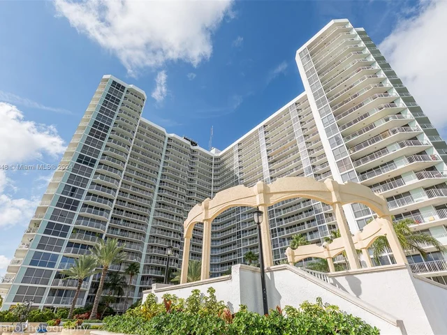 7601 E Treasure Dr # 2016, North Bay Village FL 33141