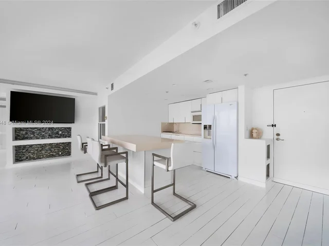 7601 E Treasure Dr # 2016, North Bay Village FL 33141