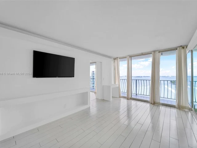 7601 E Treasure Dr # 2016, North Bay Village FL 33141