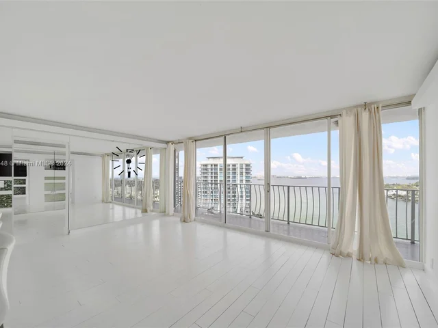 7601 E Treasure Dr # 2016, North Bay Village FL 33141