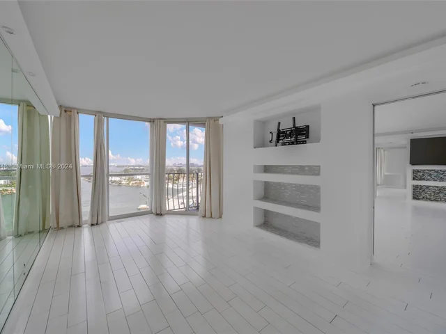 7601 E Treasure Dr # 2016, North Bay Village FL 33141