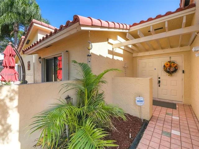 220 NW 47th Ave, Deerfield Beach FL 33442