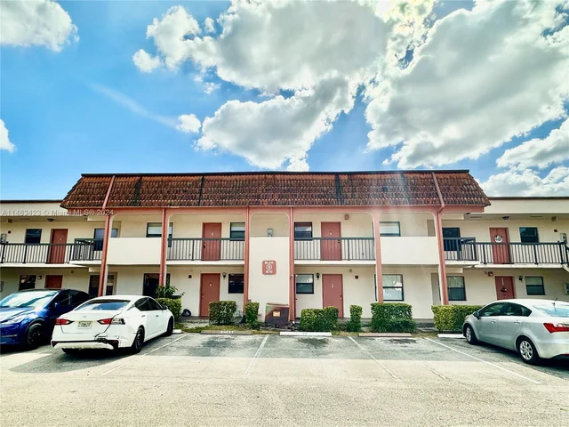 870 NE 207th Ter # 9, Miami FL 33179