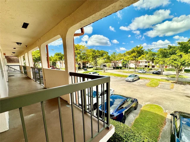 870 NE 207th Ter # 9, Miami FL 33179