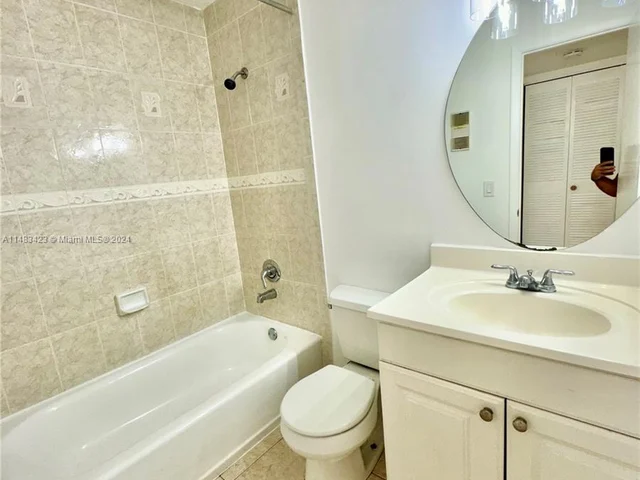 870 NE 207th Ter # 9, Miami FL 33179