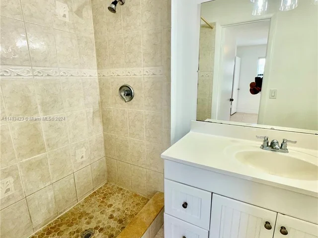 870 NE 207th Ter # 9, Miami FL 33179