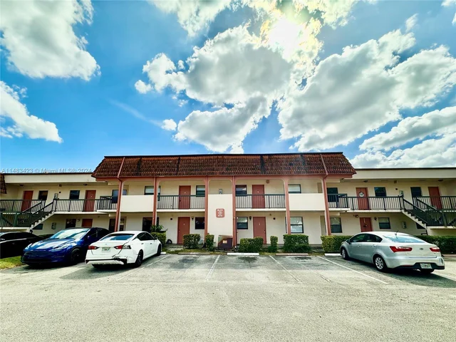 870 NE 207th Ter # 9, Miami FL 33179