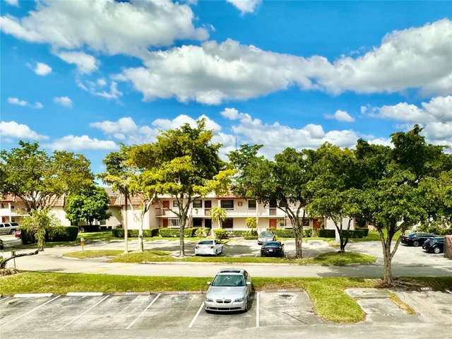 870 NE 207th Ter # 9, Miami FL 33179