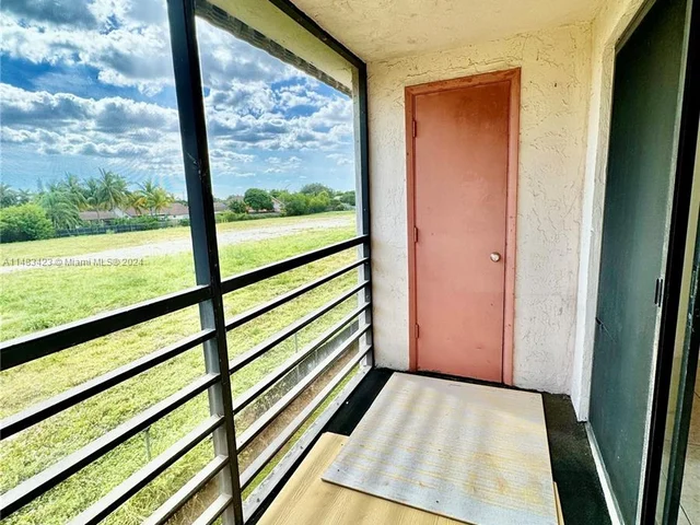 870 NE 207th Ter # 9, Miami FL 33179