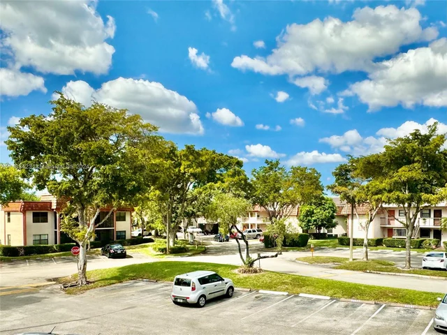 870 NE 207th Ter # 9, Miami FL 33179