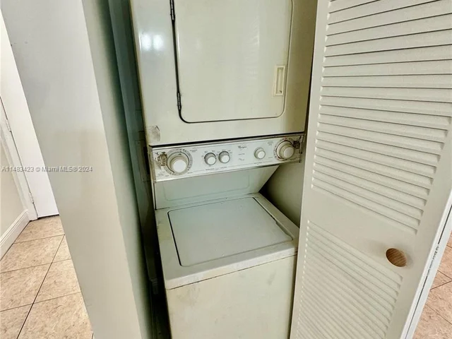 870 NE 207th Ter # 9, Miami FL 33179