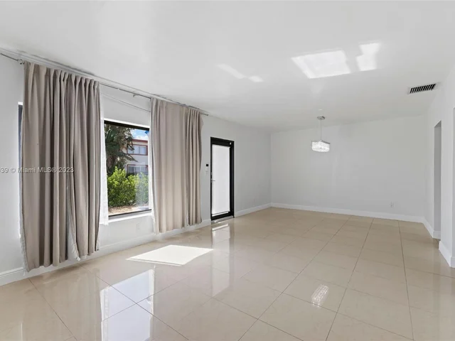 775 81st St, Miami Beach FL 33141