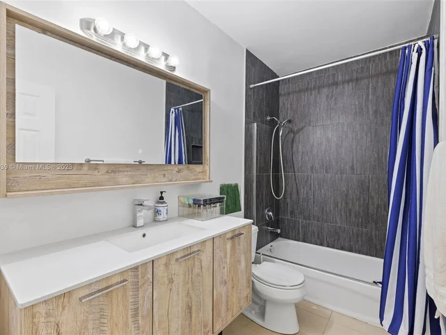 775 81st St, Miami Beach FL 33141