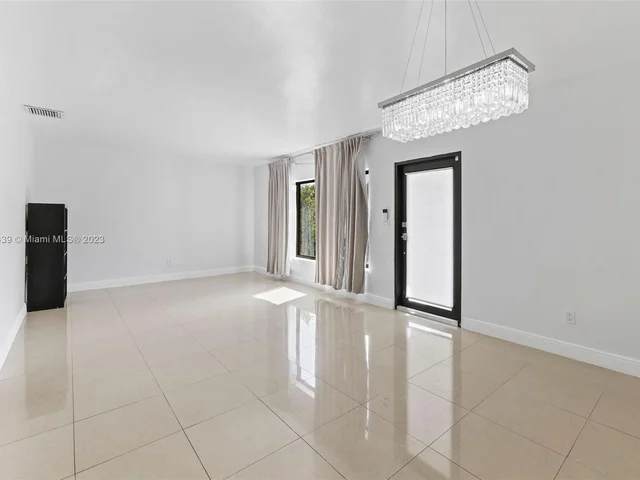 775 81st St, Miami Beach FL 33141