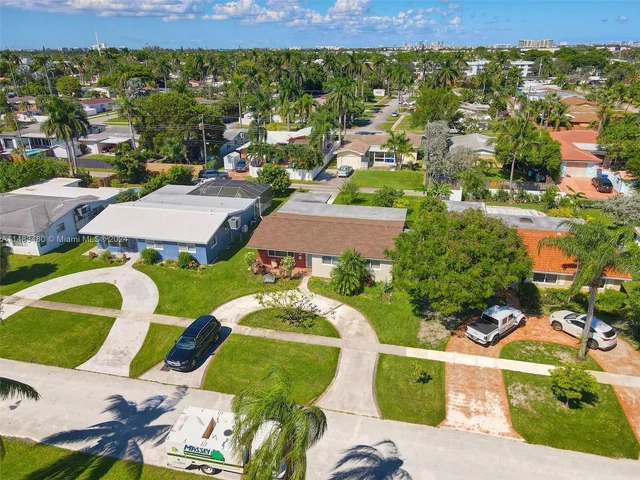 1431 Coolidge St, Hollywood FL 33020