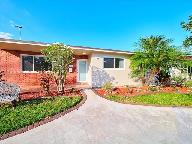 1431 Coolidge St, Hollywood FL 33020