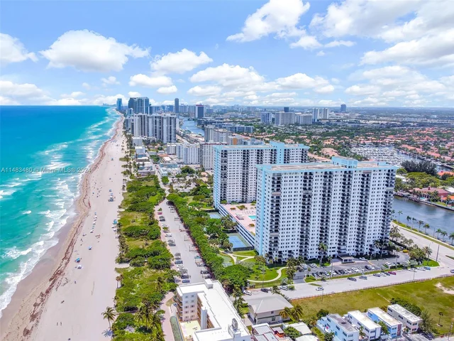 1431 Coolidge St, Hollywood FL 33020