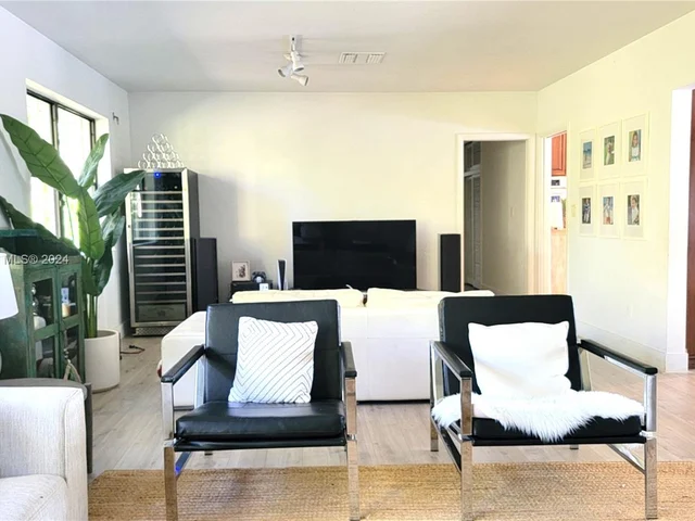 6200 SW 118th St, Pinecrest FL 33156