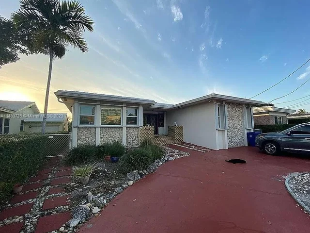 8852 Abbott Ave, Surfside FL 33154