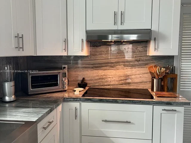 8852 Abbott Ave, Surfside FL 33154