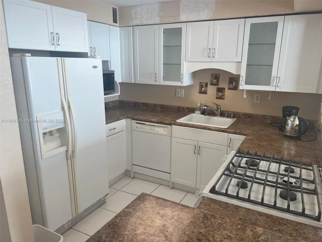 2030 S Ocean Dr # 1116, Hallandale Beach FL 33009