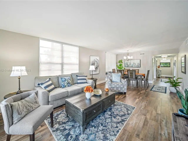 1000 Colony Point Cir # 123, Pembroke Pines FL 33026