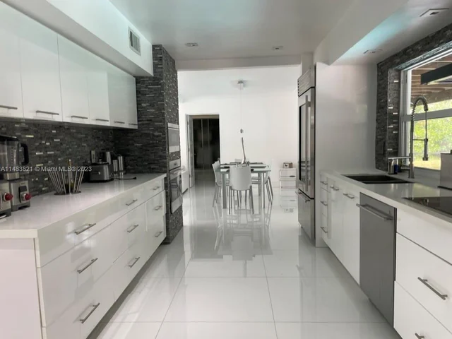 7360 SW 123rd Ter, Pinecrest FL 33156