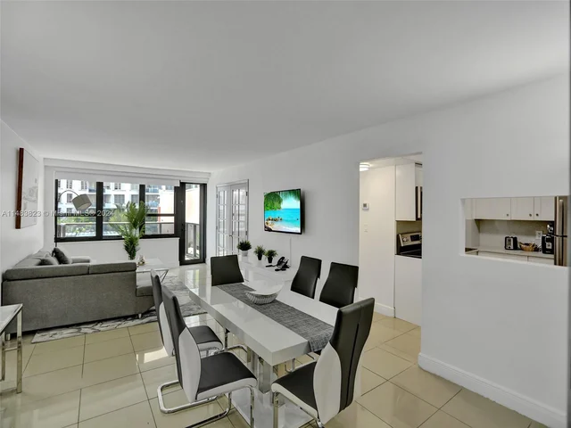 5225 Collins Ave # 411, Miami Beach FL 33140