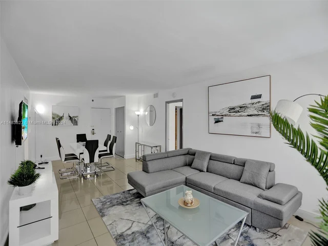 5225 Collins Ave # 411, Miami Beach FL 33140