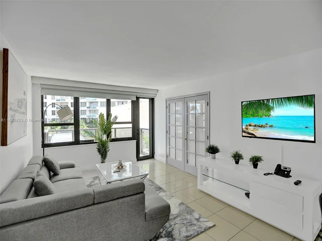 5225 Collins Ave # 411, Miami Beach FL 33140