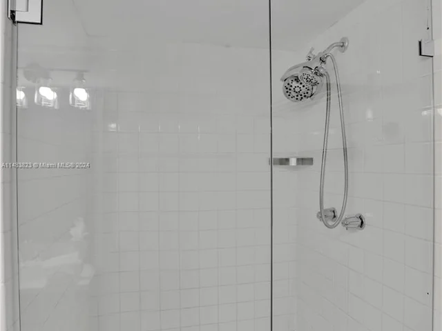 5225 Collins Ave # 411, Miami Beach FL 33140