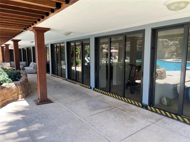 5225 Collins Ave # 411, Miami Beach FL 33140