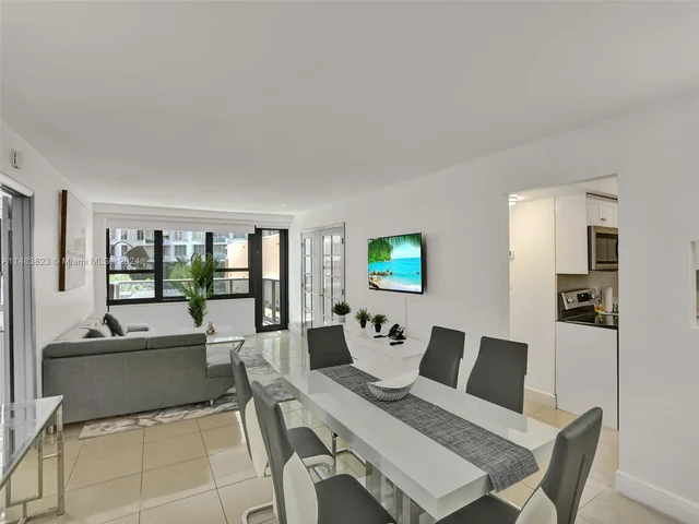 5225 Collins Ave # 411, Miami Beach FL 33140