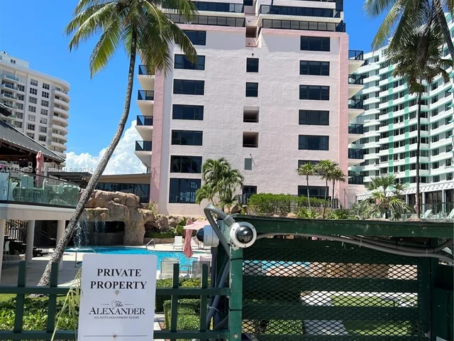 5225 Collins Ave # 411, Miami Beach FL 33140