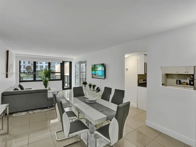 5225 Collins Ave # 411, Miami Beach FL 33140