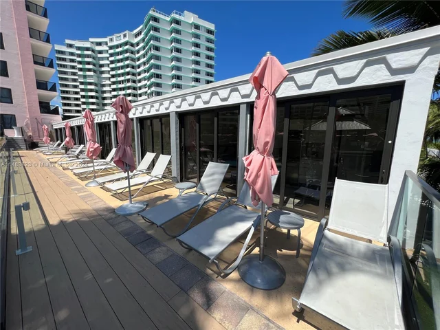 5225 Collins Ave # 411, Miami Beach FL 33140
