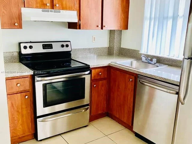 6045 NW 186th St # 302, Hialeah FL 33015