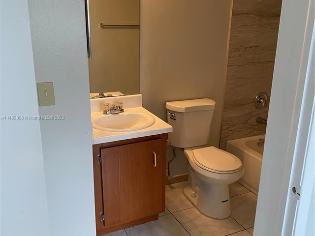 6045 NW 186th St # 302, Hialeah FL 33015