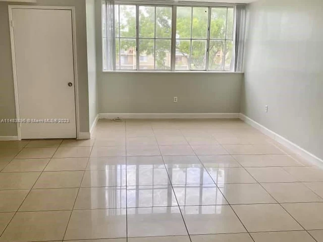 6045 NW 186th St # 302, Hialeah FL 33015