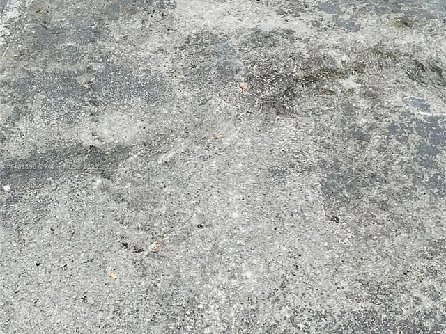 6045 NW 186th St # 302, Hialeah FL 33015