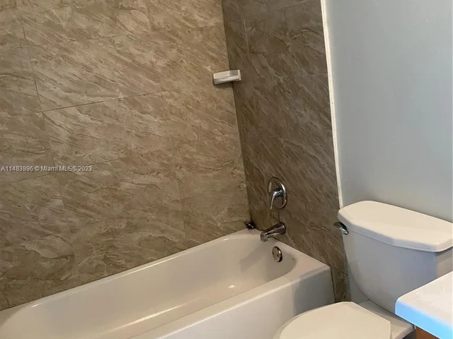 6045 NW 186th St # 302, Hialeah FL 33015