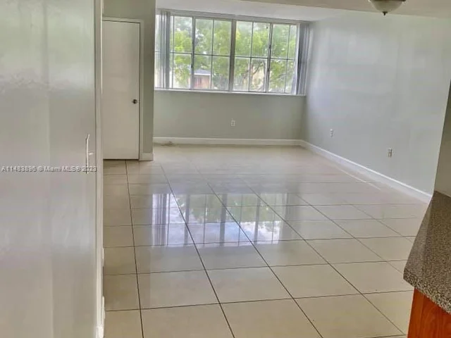6045 NW 186th St # 302, Hialeah FL 33015
