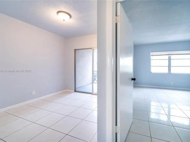 1400 NE 57th St # 205, Fort Lauderdale FL 33334