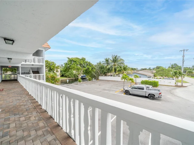 1400 NE 57th St # 205, Fort Lauderdale FL 33334