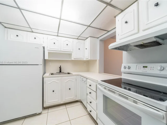 1400 NE 57th St # 205, Fort Lauderdale FL 33334