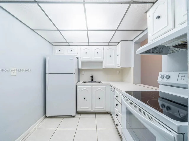 1400 NE 57th St # 205, Fort Lauderdale FL 33334