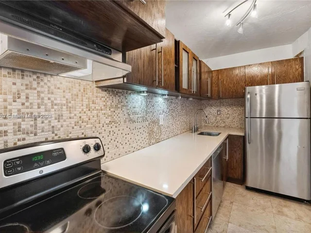 1000 West Ave # 905, Miami Beach FL 33139